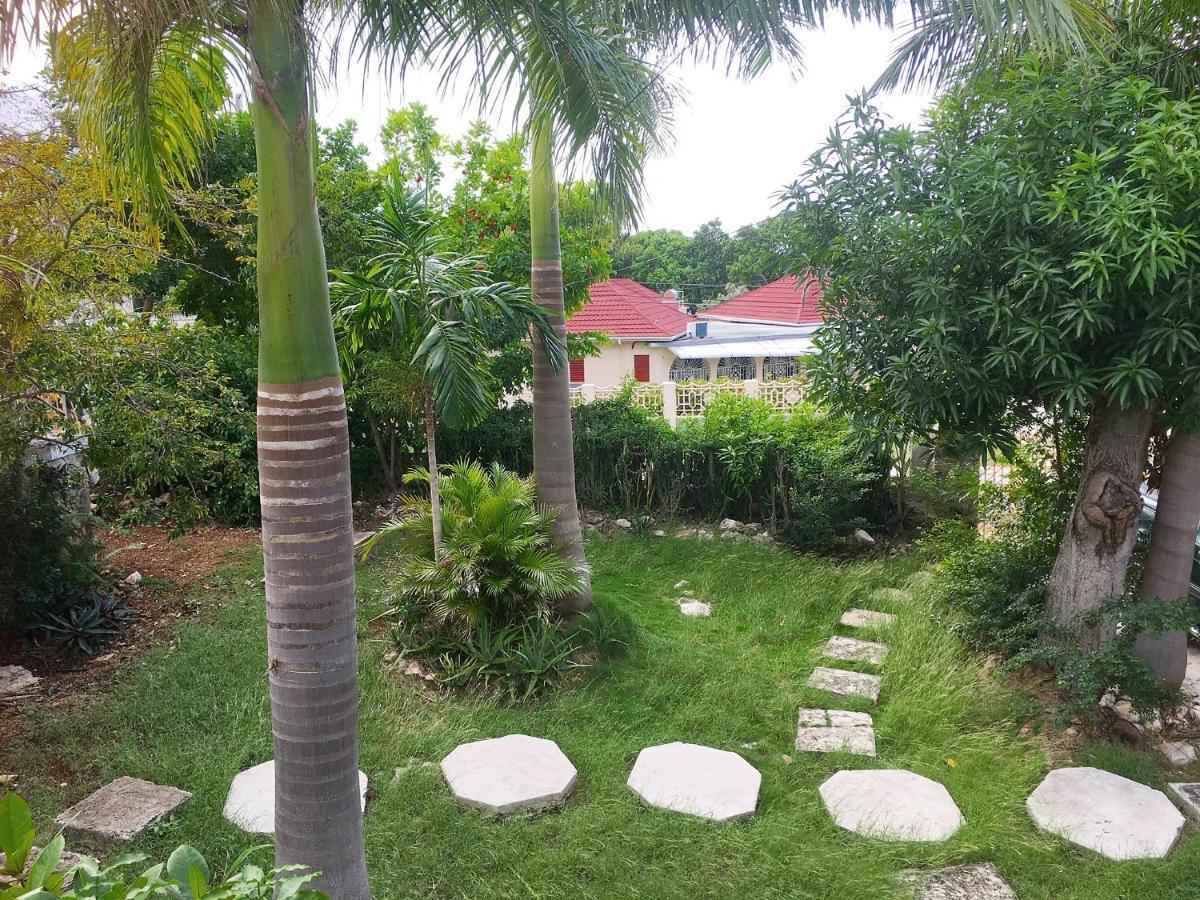 African Symbol Gasthof Montego Bay