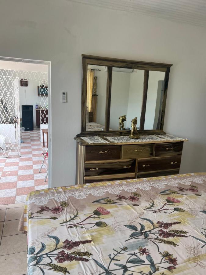 King Led's Palace Bed & Breakfast *