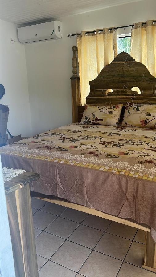 King Led's Palace Bed & Breakfast May Pen