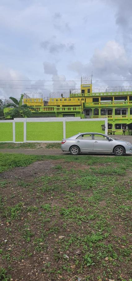 Bed & Breakfast King Led's Palace *