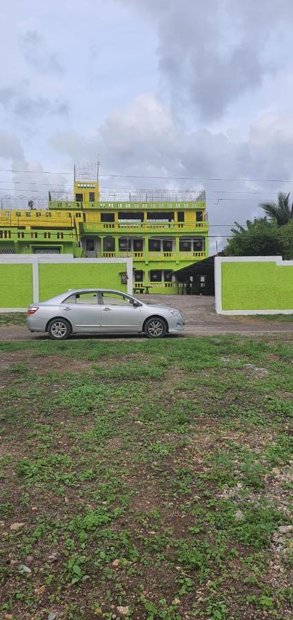 King Led's Palace Bed & Breakfast *