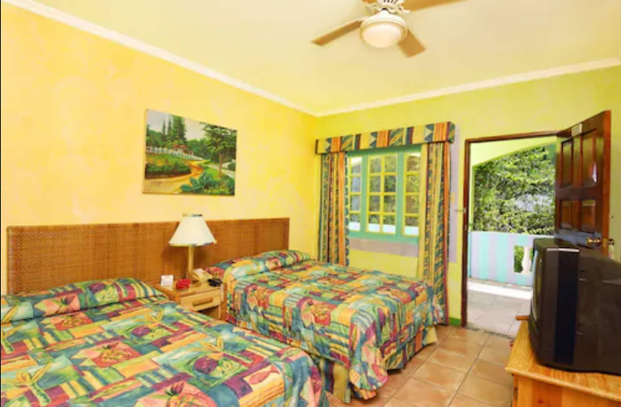 Doctors Cave Hotel