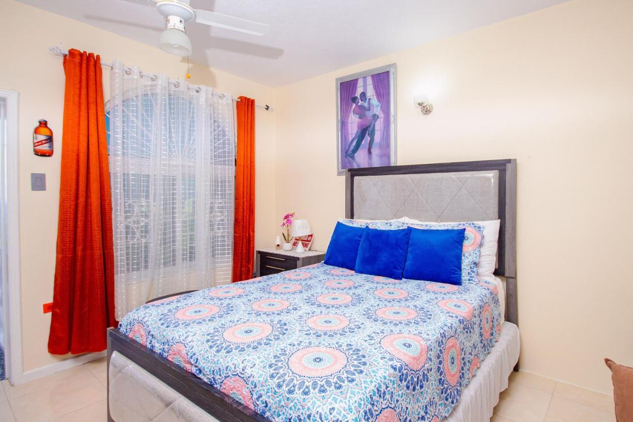 Aparthotel Columbus Heights Ocean View Sleeps1-2 Person *