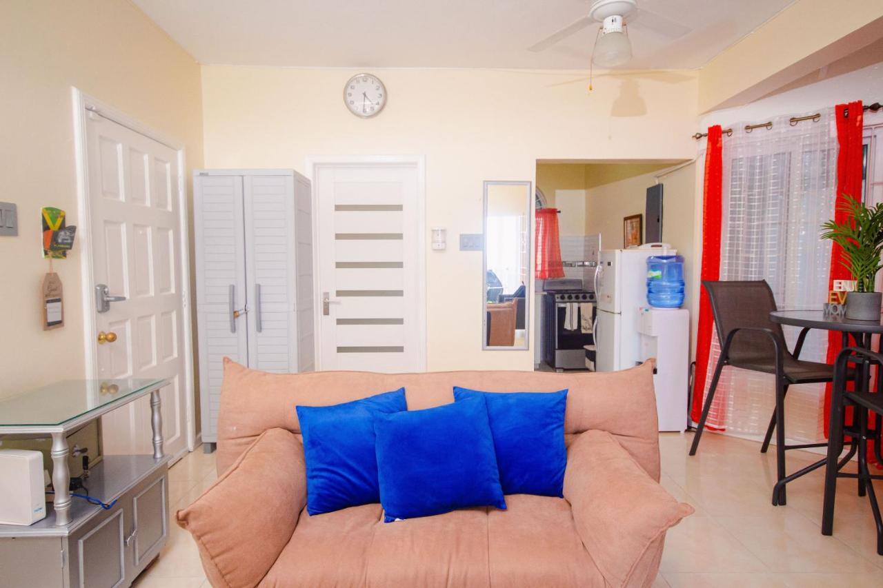 Columbus Heights Ocean View Sleeps1-2 Person Ocho Rios