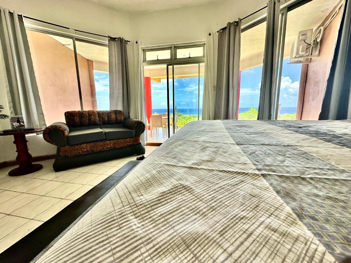 876 Oasis - A Private Oceanview