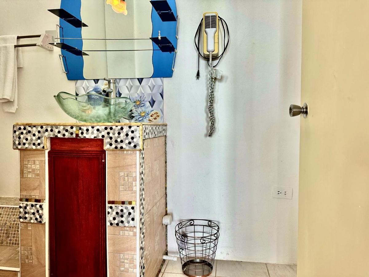 876 Oasis - A Private Oceanview Guest house