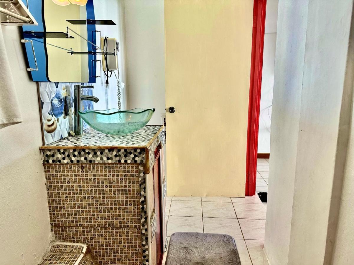 Guest house 876 Oasis - A Private Oceanview *