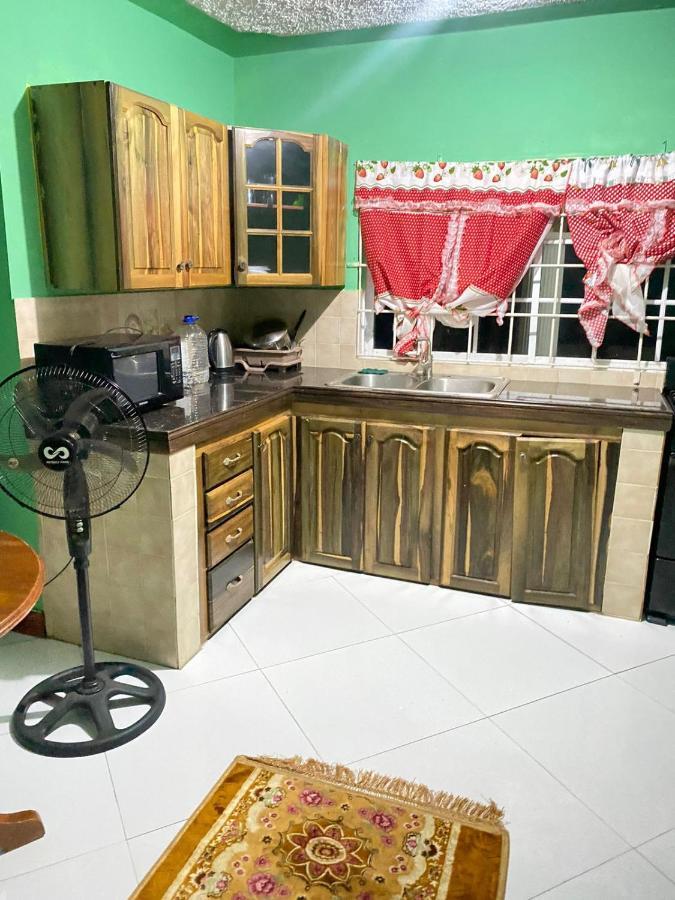 Pine Valley Suites 2b One Bedroom Ground Floor *