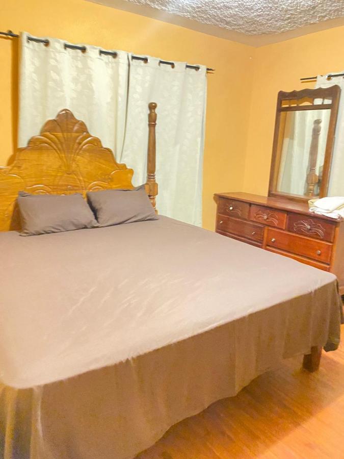Pine Valley Suites 2b One Bedroom Ground Floor * Mandeville