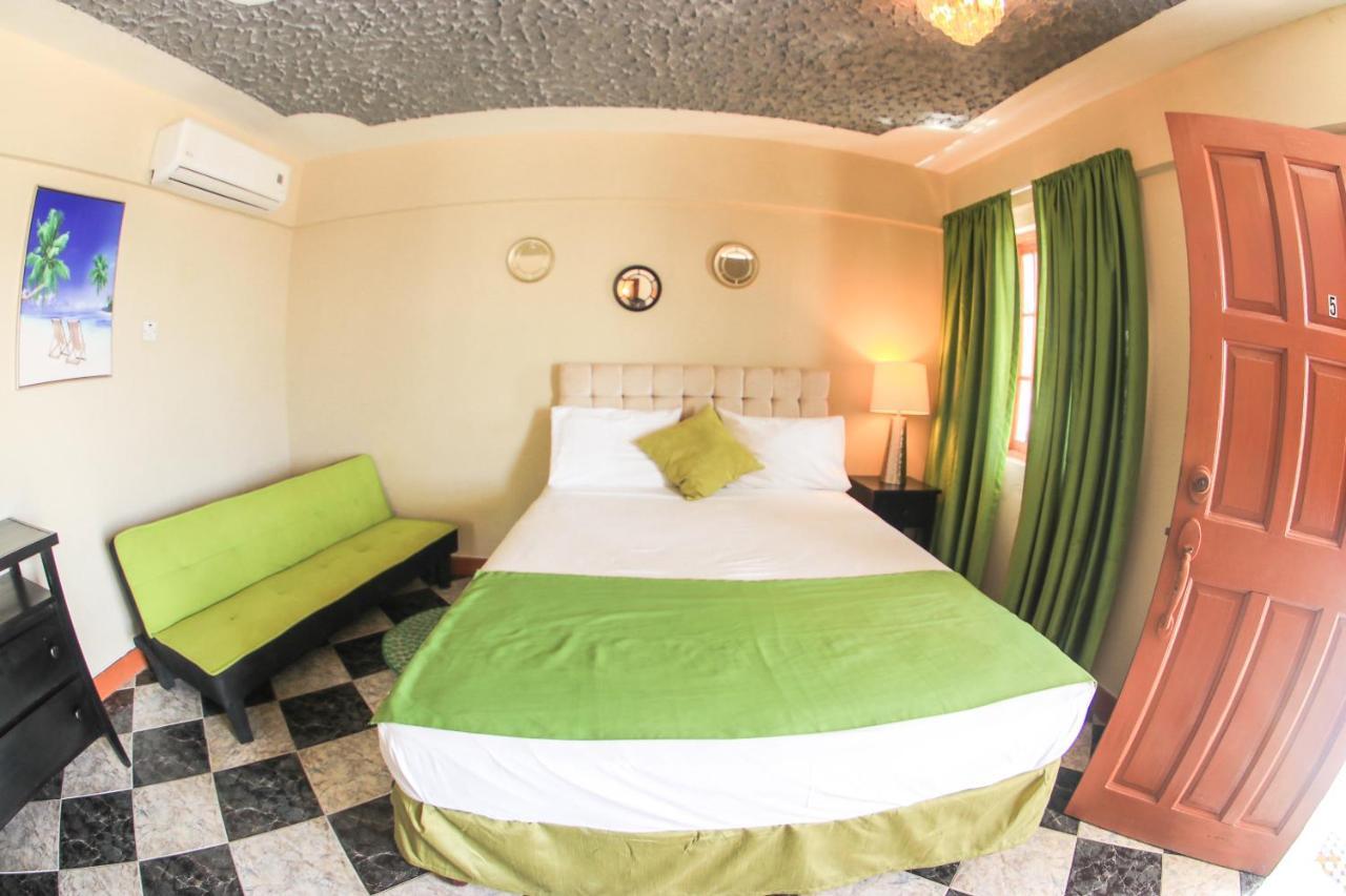 Kaiser Hotel- West End Hotel *