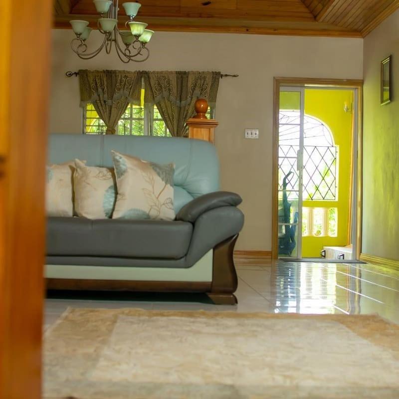 Windbreak Guest house Buff Bay