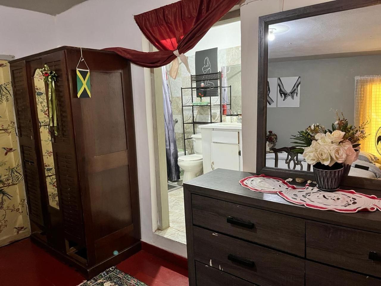 Bed & Breakfast Nine Miles Cultural Hangouts And Tours