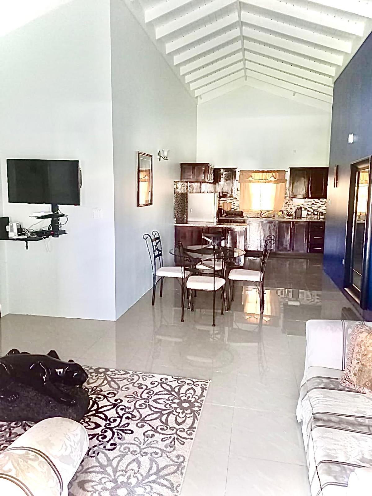 Guest house Villa Oasis Drax Hall