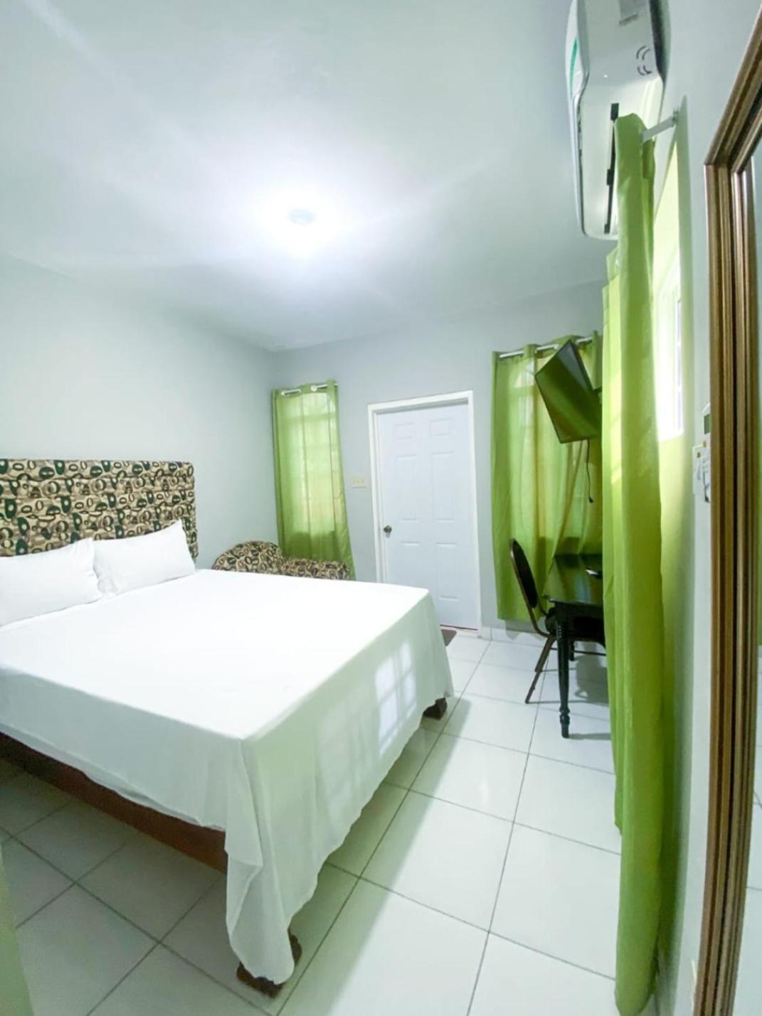 Pensão Jobs Jamaica Montego Bay
