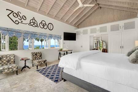 Hospitality Expert Zeppelin - Tour Pool Bar Montego Bay
