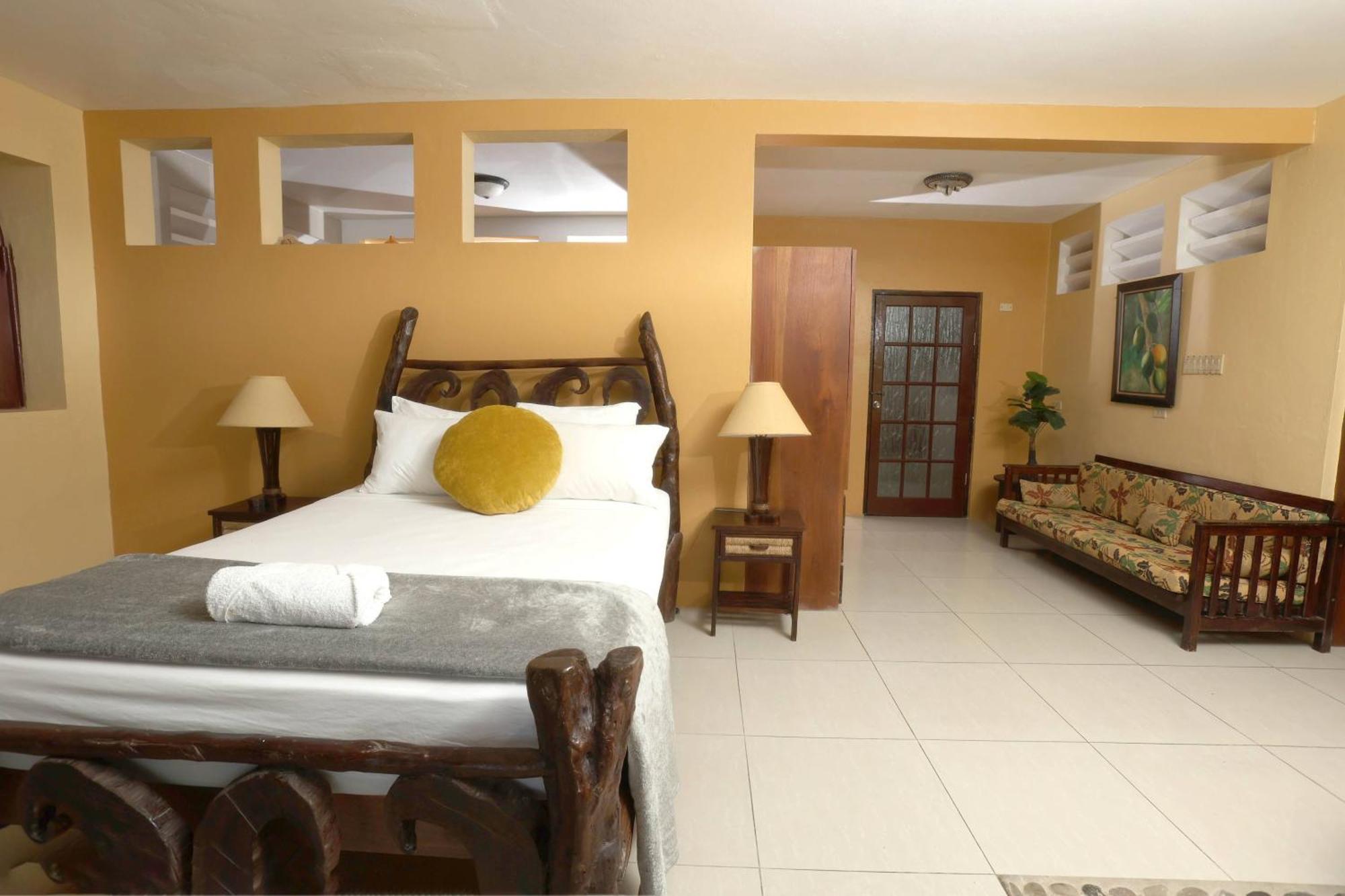 Strawberry Fields Together Inn Robins Bay