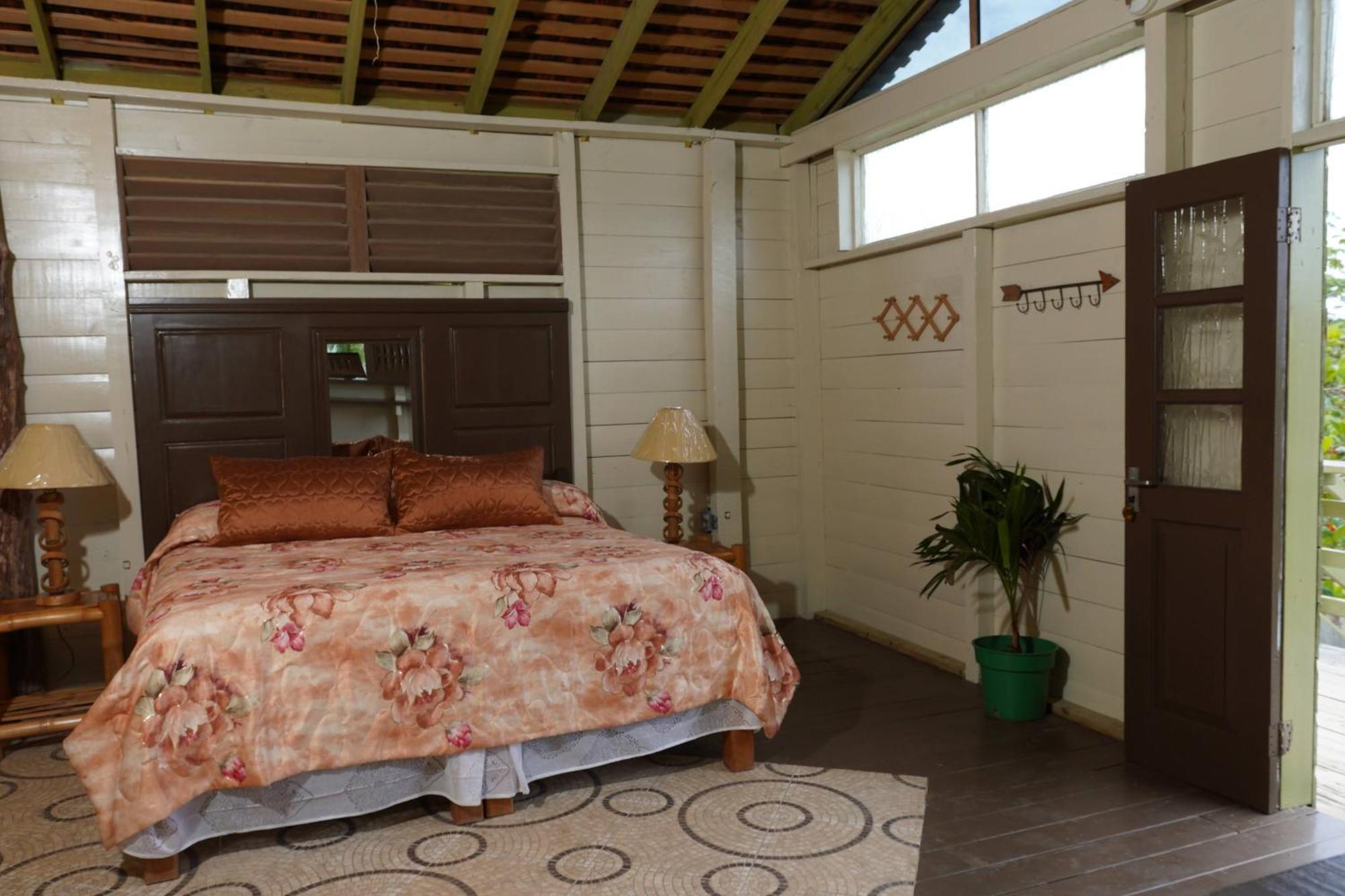 Strawberry Fields Together Inn Robins Bay