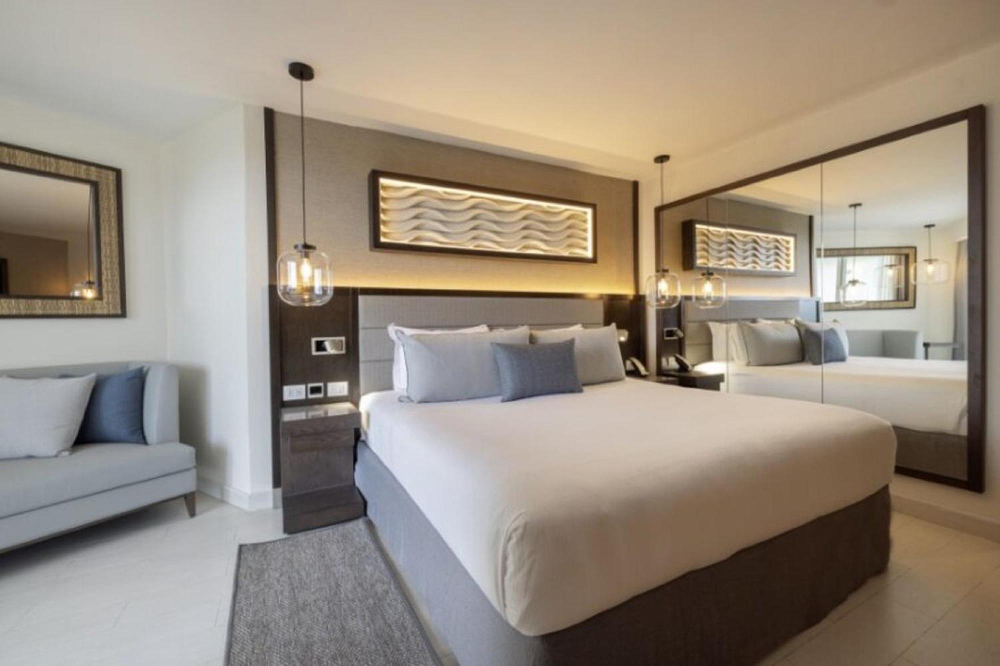 Resort Hideaway At Royalton Blue Waters, An Autograph Collection - Adults Only