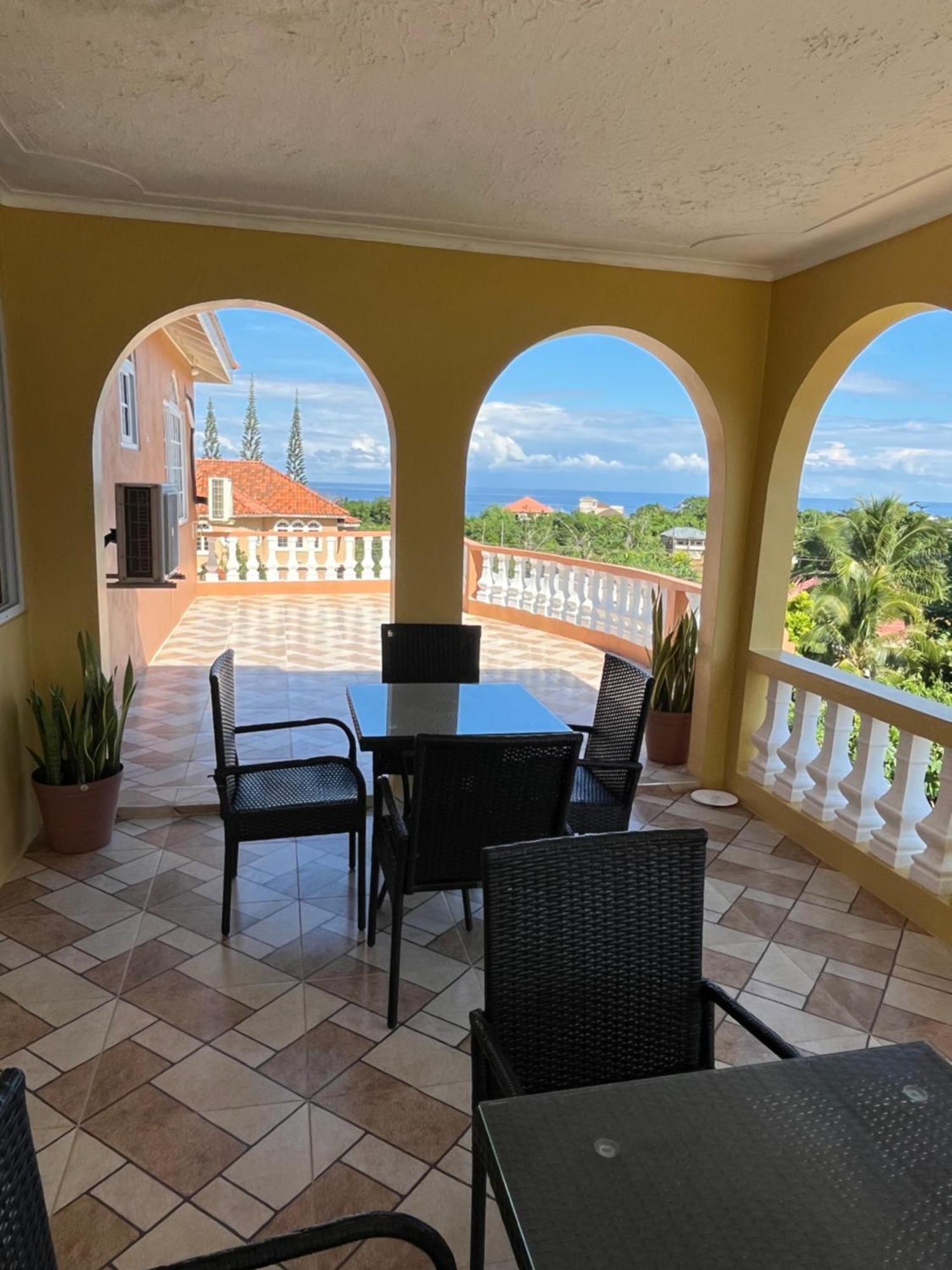 Lagardan Ocean View Bed & Breakfast RioNuoya