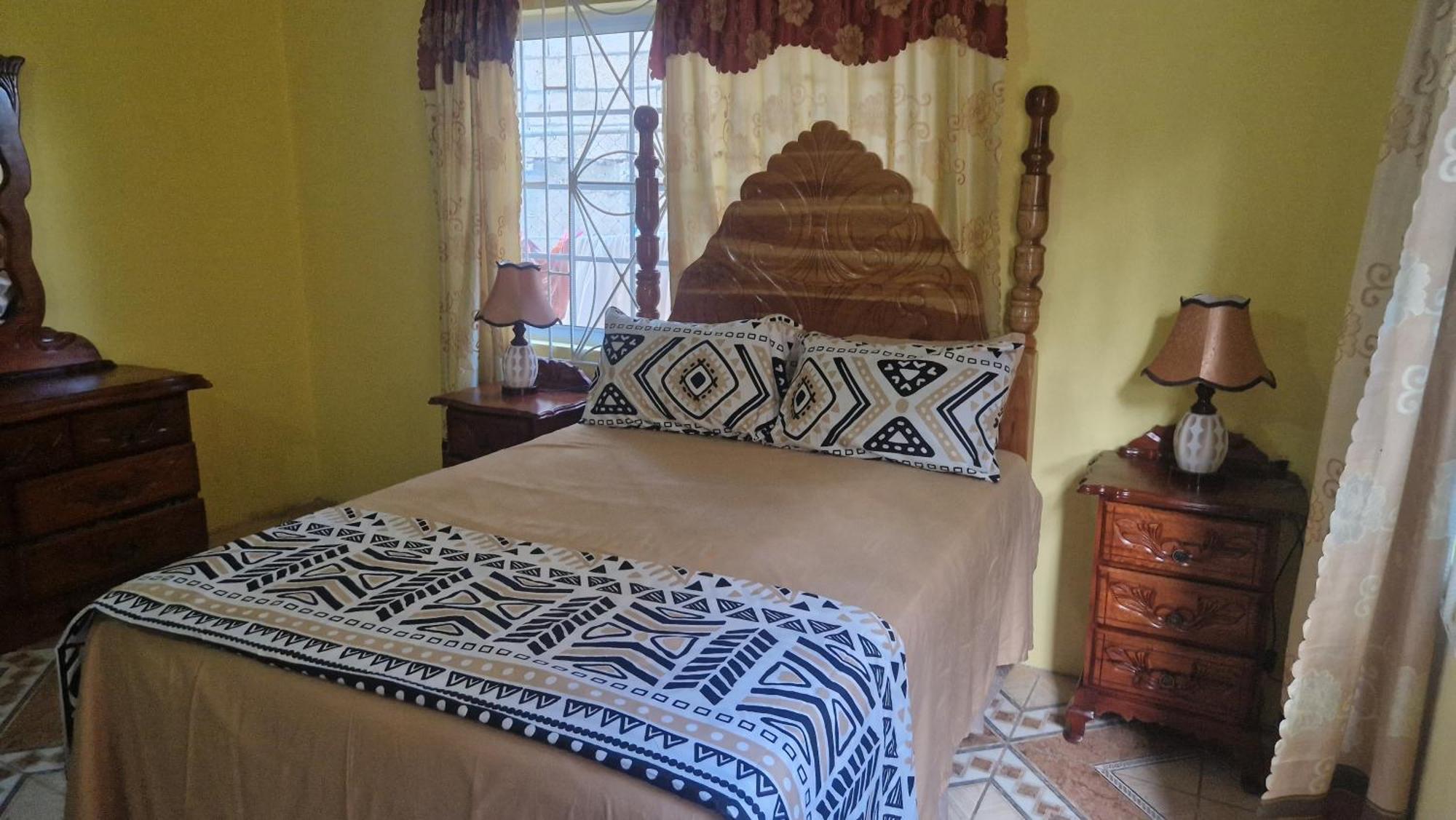 Bev's Rosevilla Guest house Montego Bay