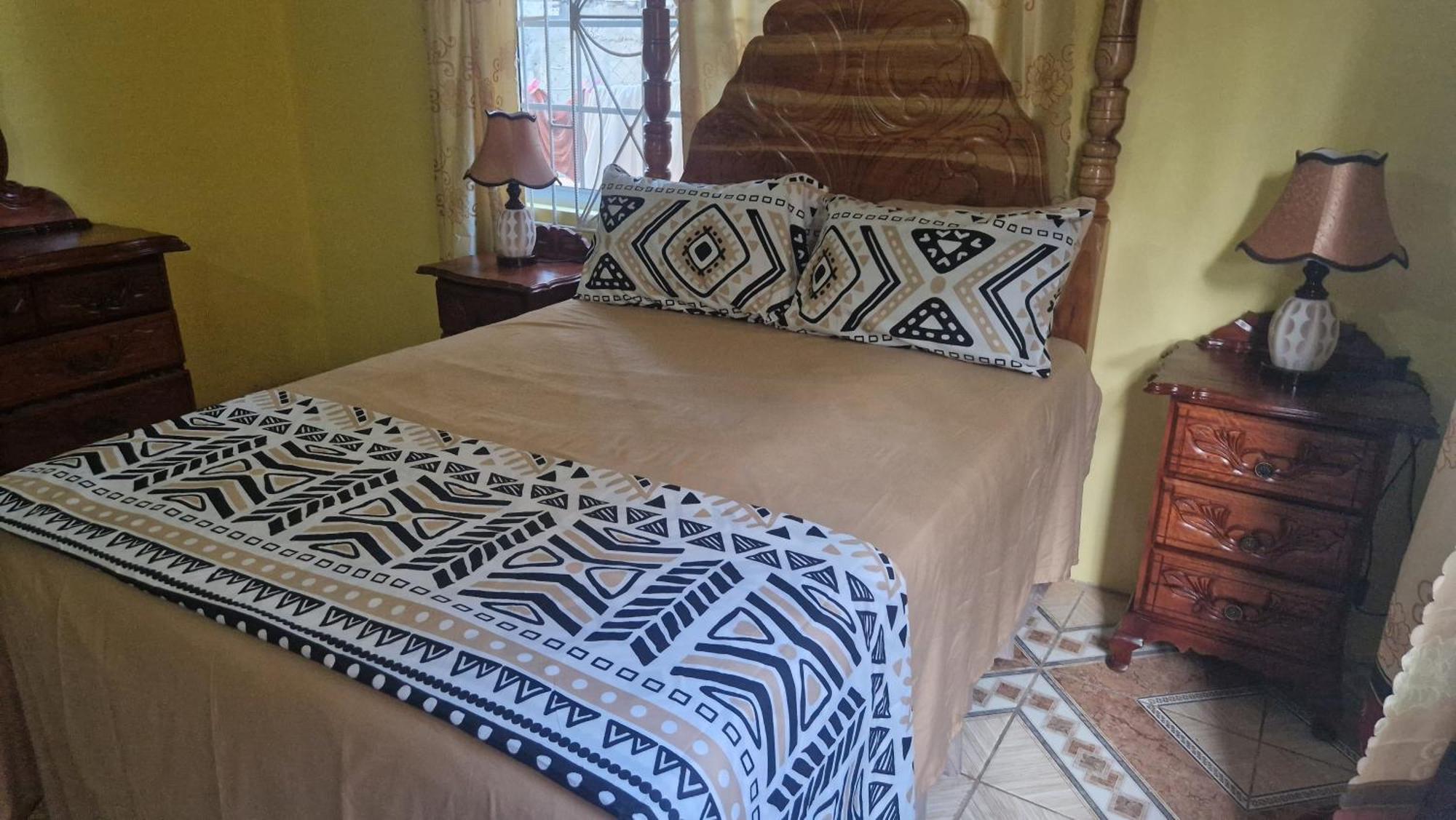 Bev's Rosevilla Guest house Montego Bay