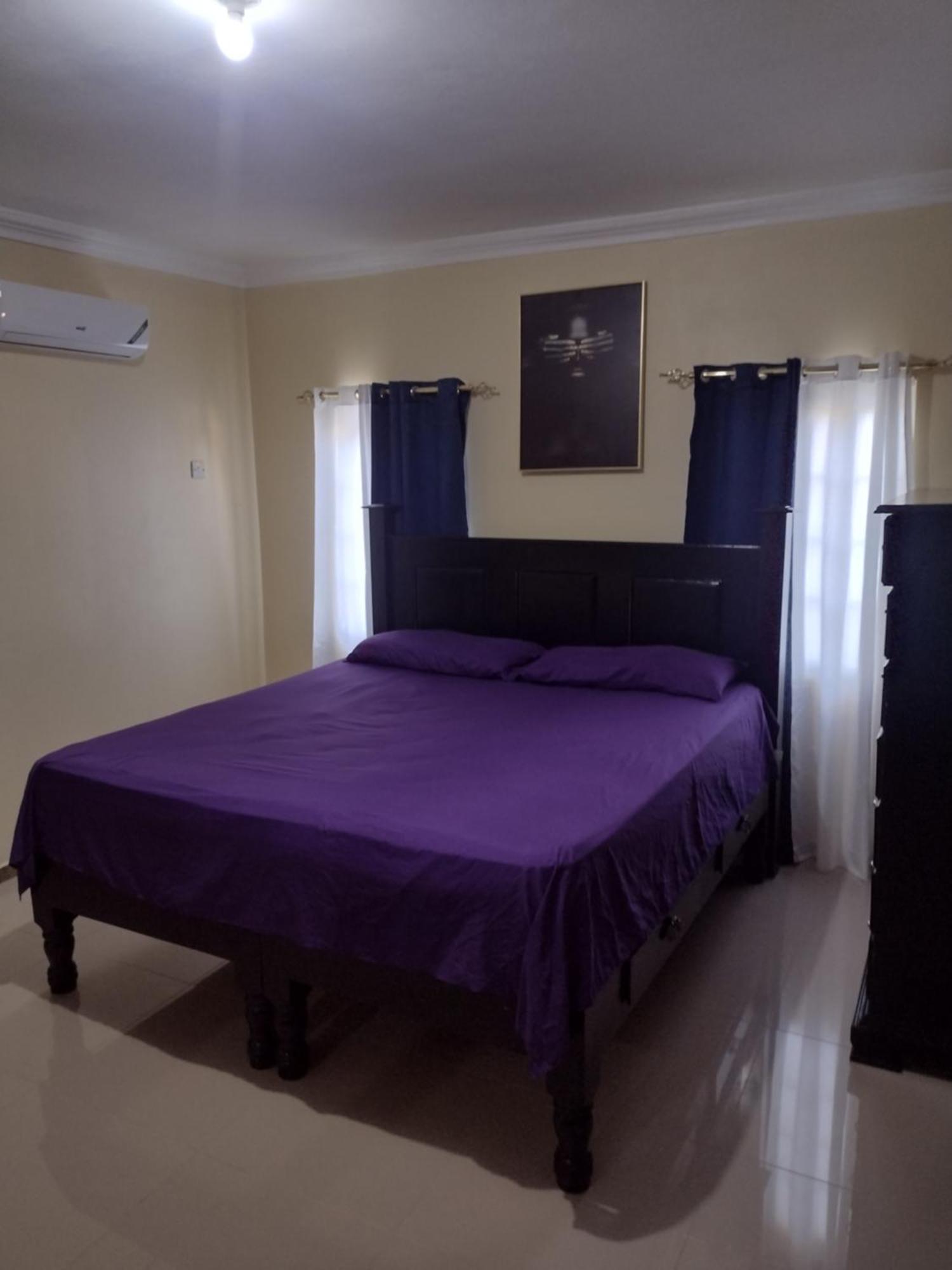 Hotel Travellers Nest 5*