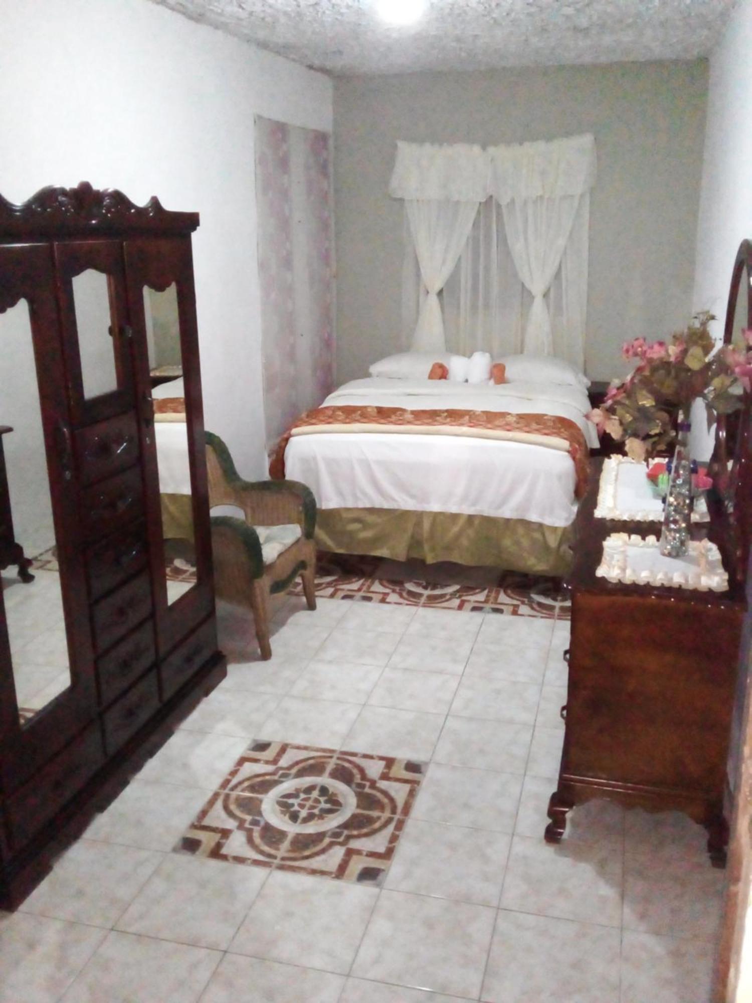Nine Miles Cultural Hangouts And Tours Bed & Breakfast