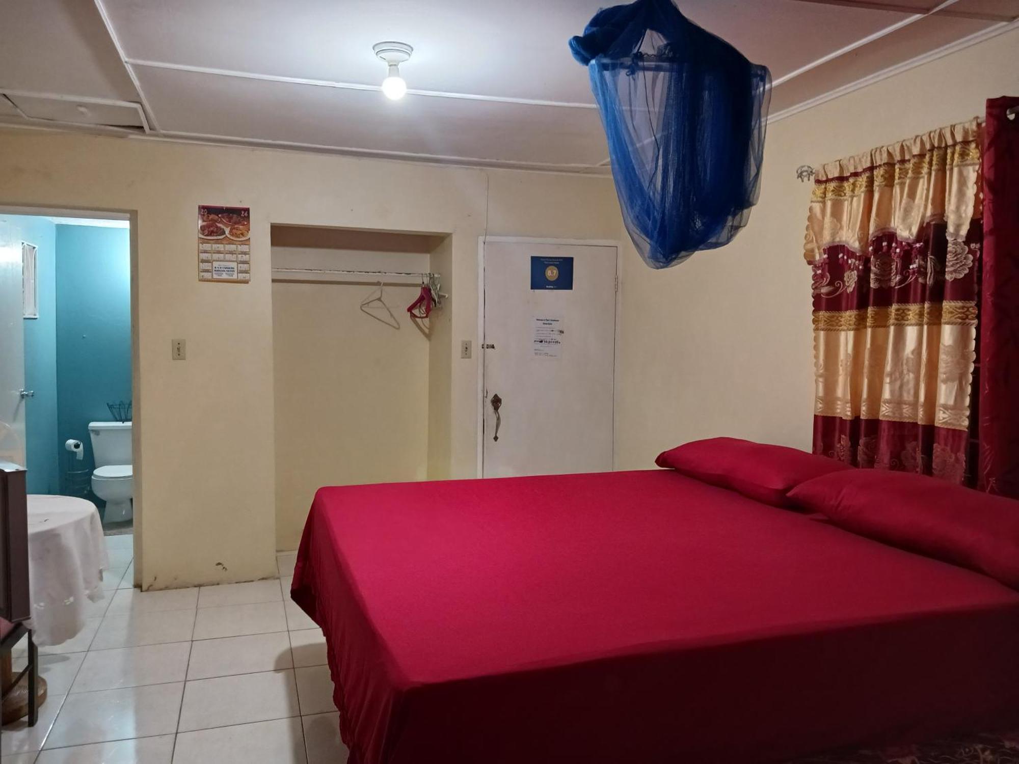 Tina's Gasthof Ocho Rios