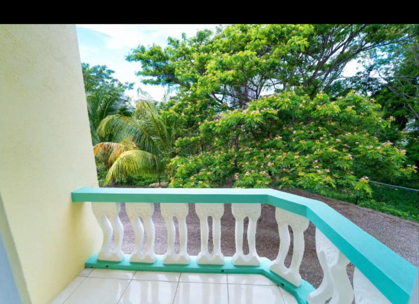24 Edwards Ave ,runaway Bay Jamaica 6 Guest house *