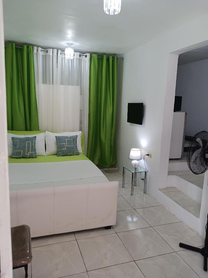 Hill View Bed & Breakfast *