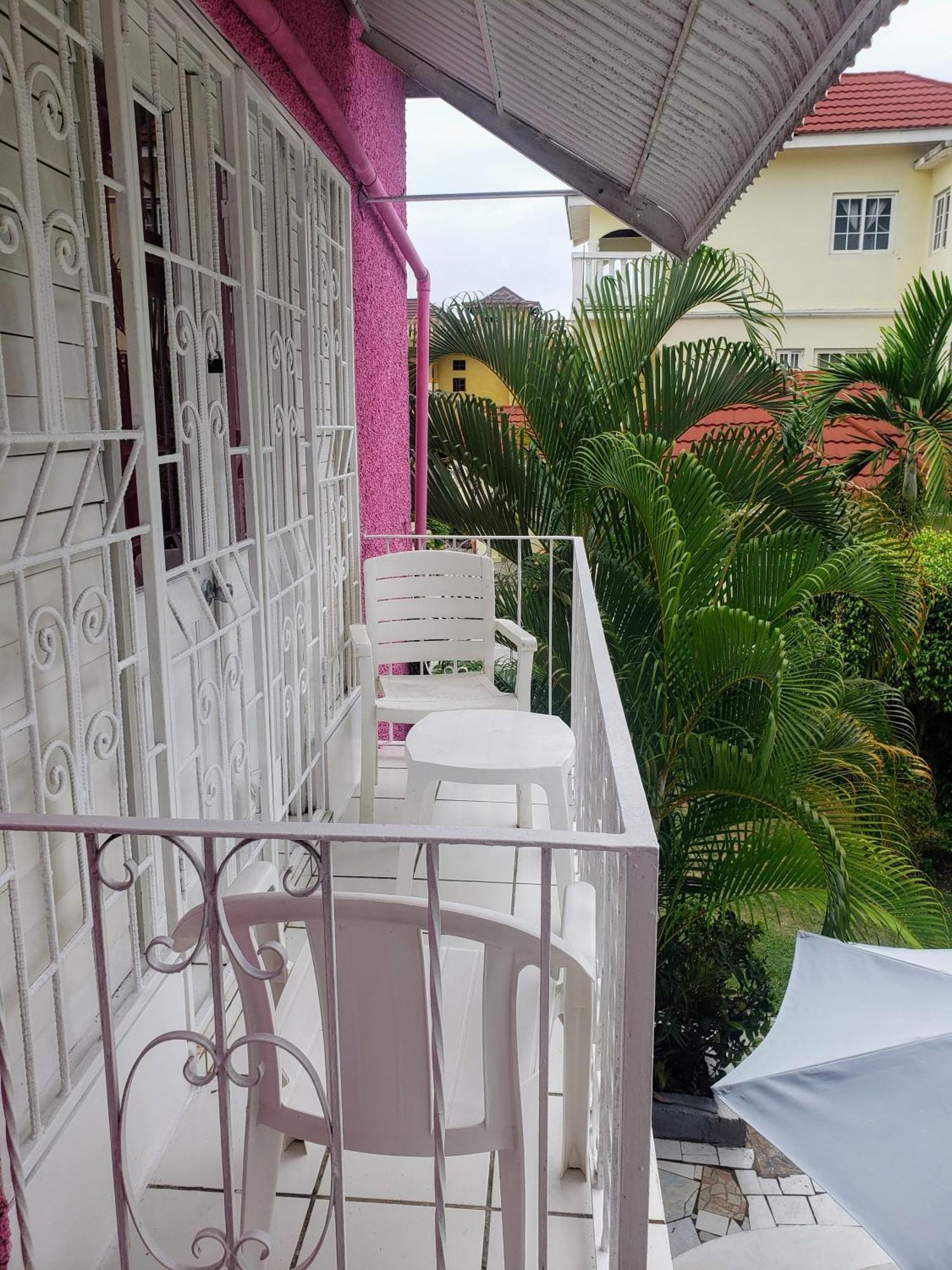 Casa de hóspedes 237 Bratton Avenue *