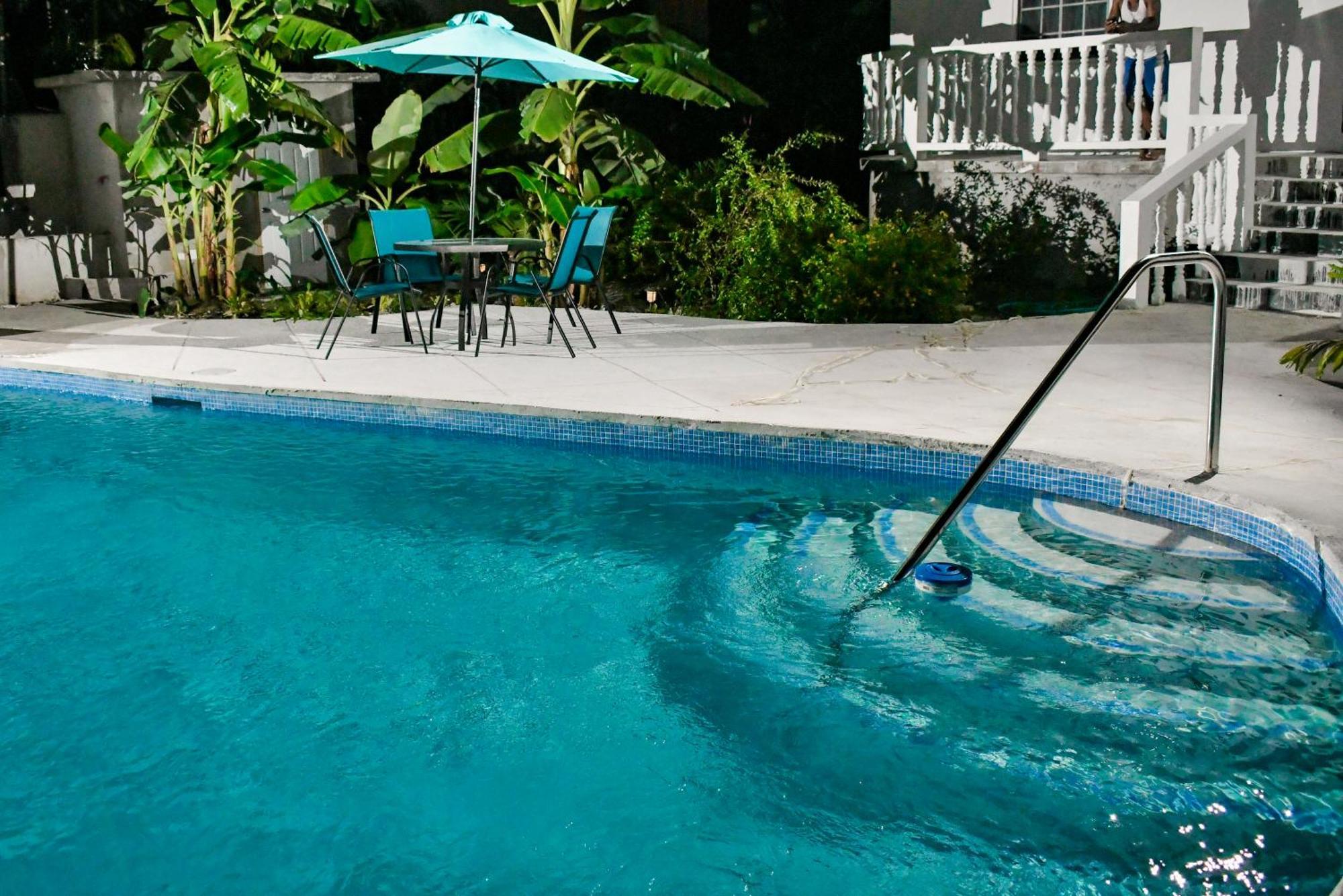Inn Spring Valley *