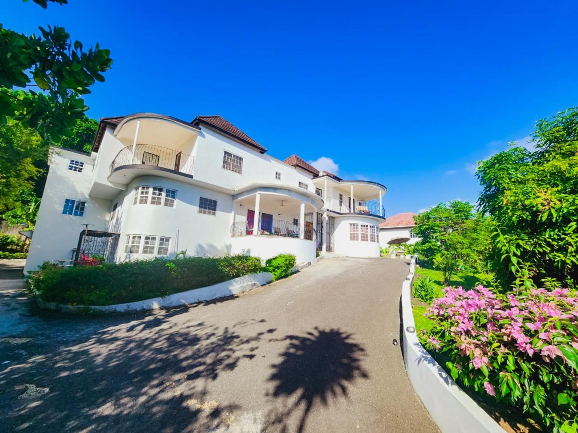 Inn Spring Valley
