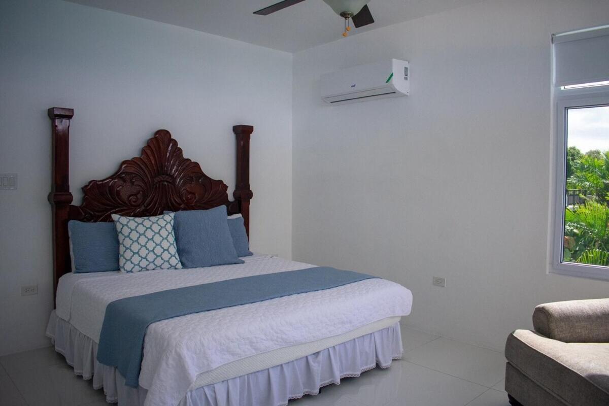 Villa The W 5 Bedroom Oceanfront W Staff Whitehouse