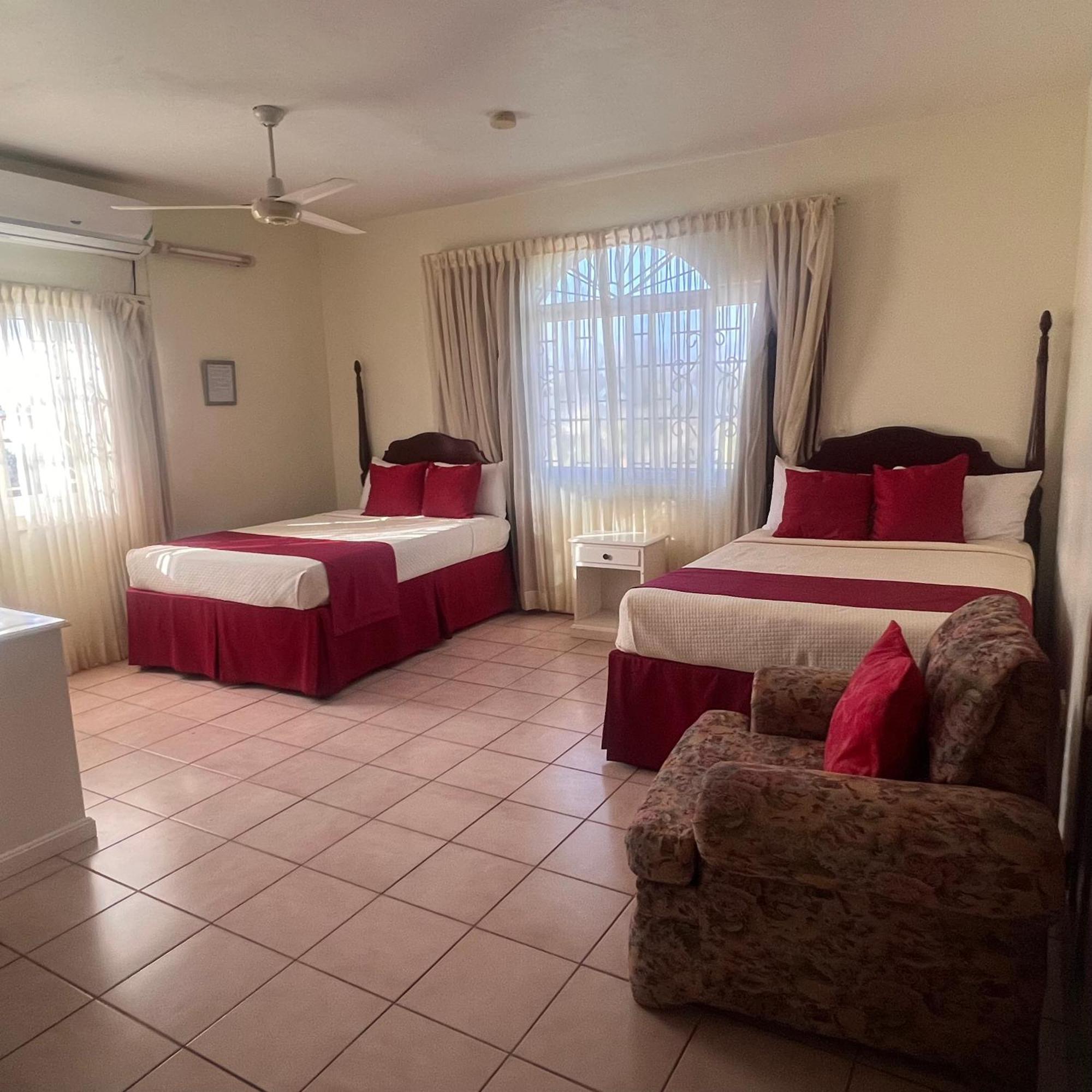 Global & Conference Center 3* Orange Cove