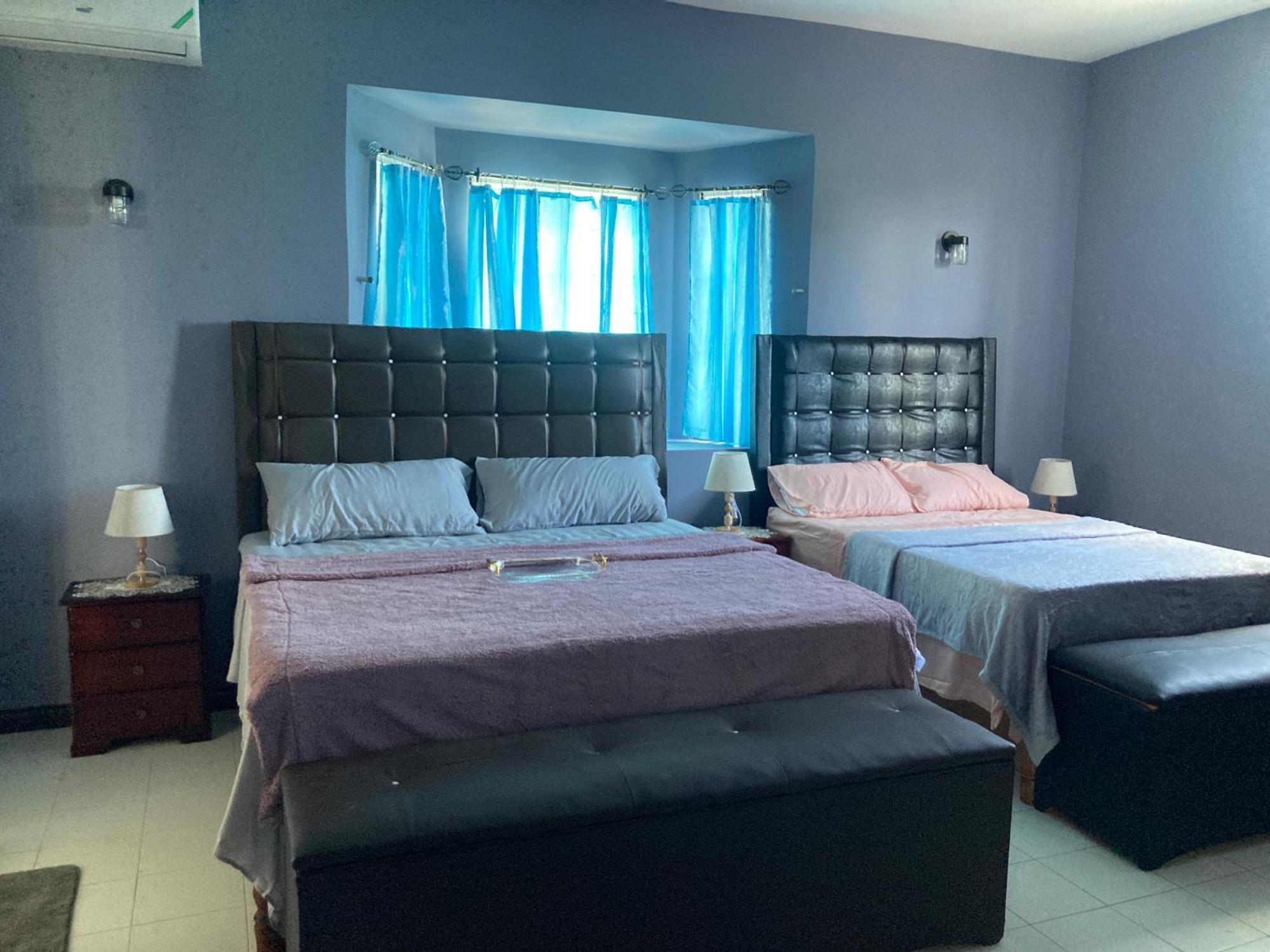 Blue Flamingo * Montego Bay