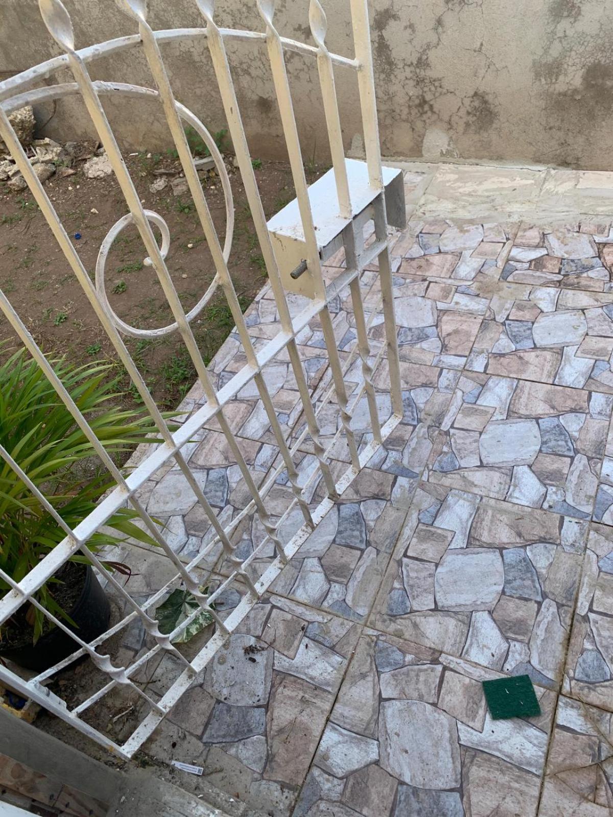 Guest house 24hr Security