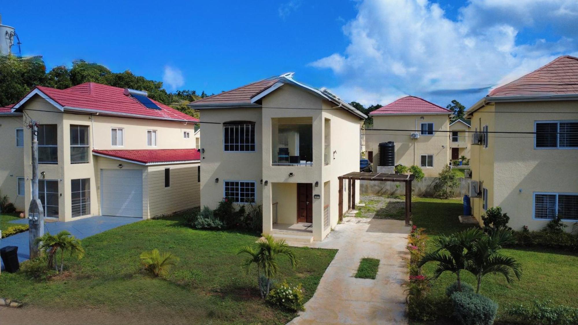 Vista Casa de férias Ocho Rios