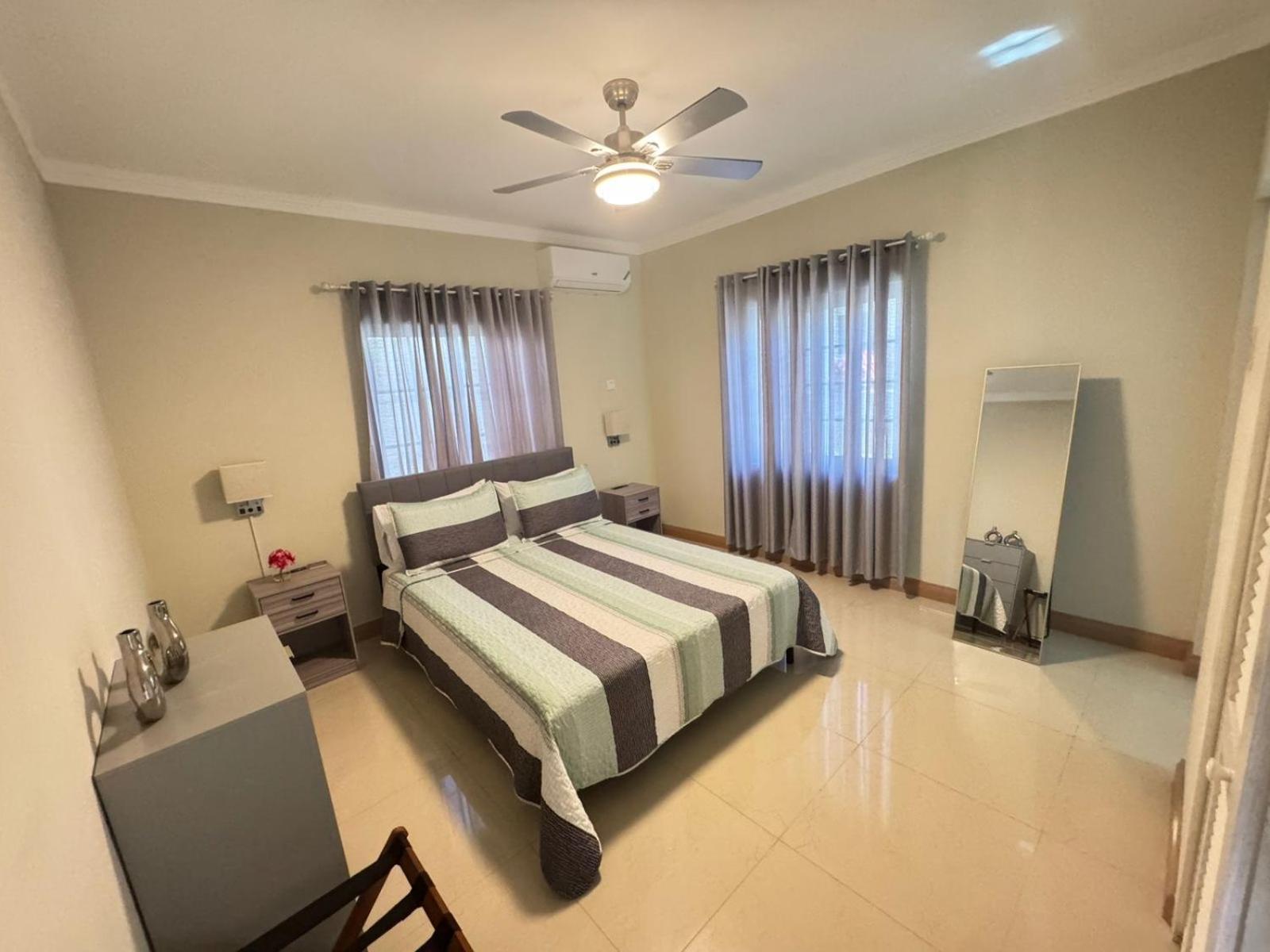 Vista Casa de férias Ocho Rios