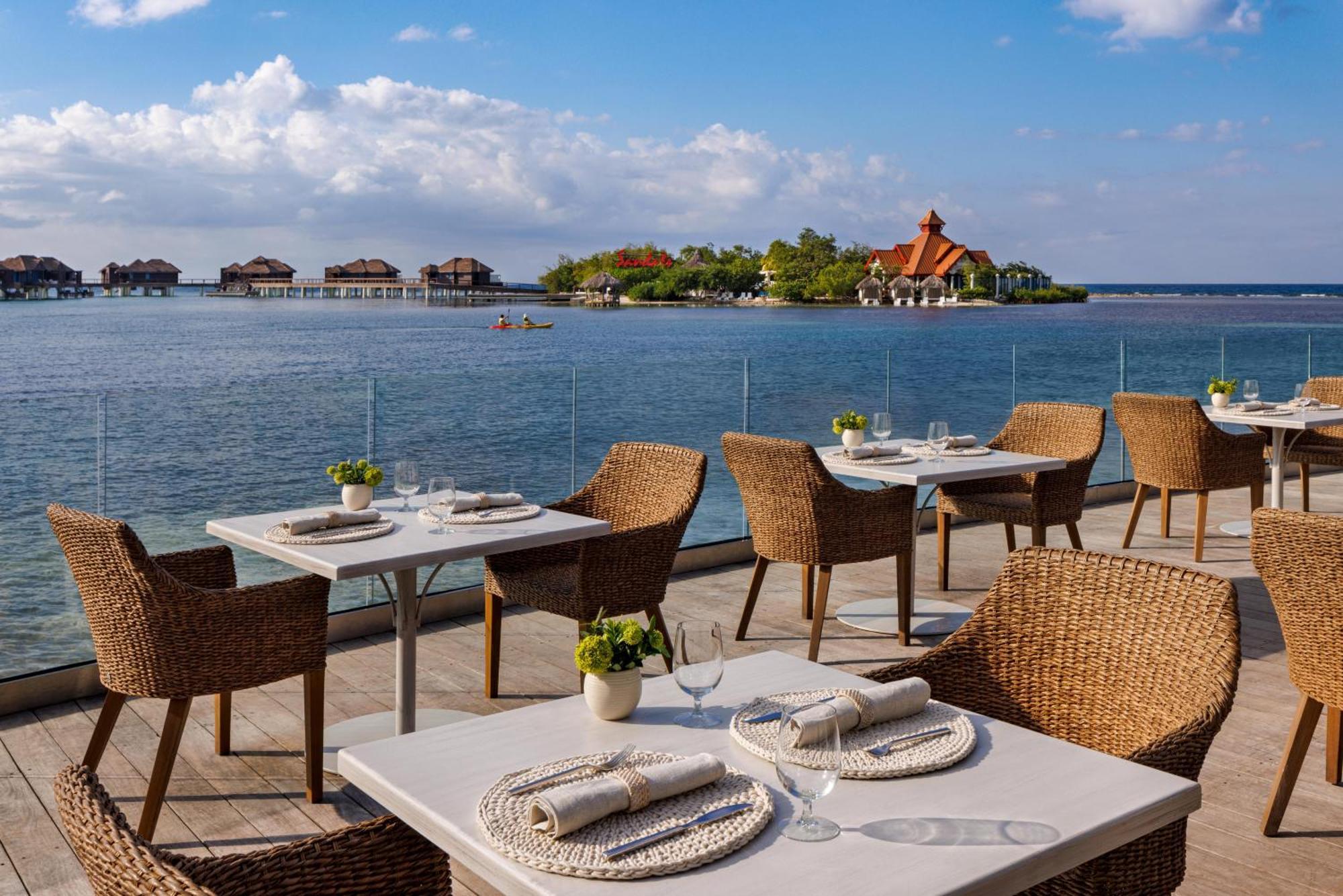 Resort Sandals Royal Caribbean & Private Island - Couples Only