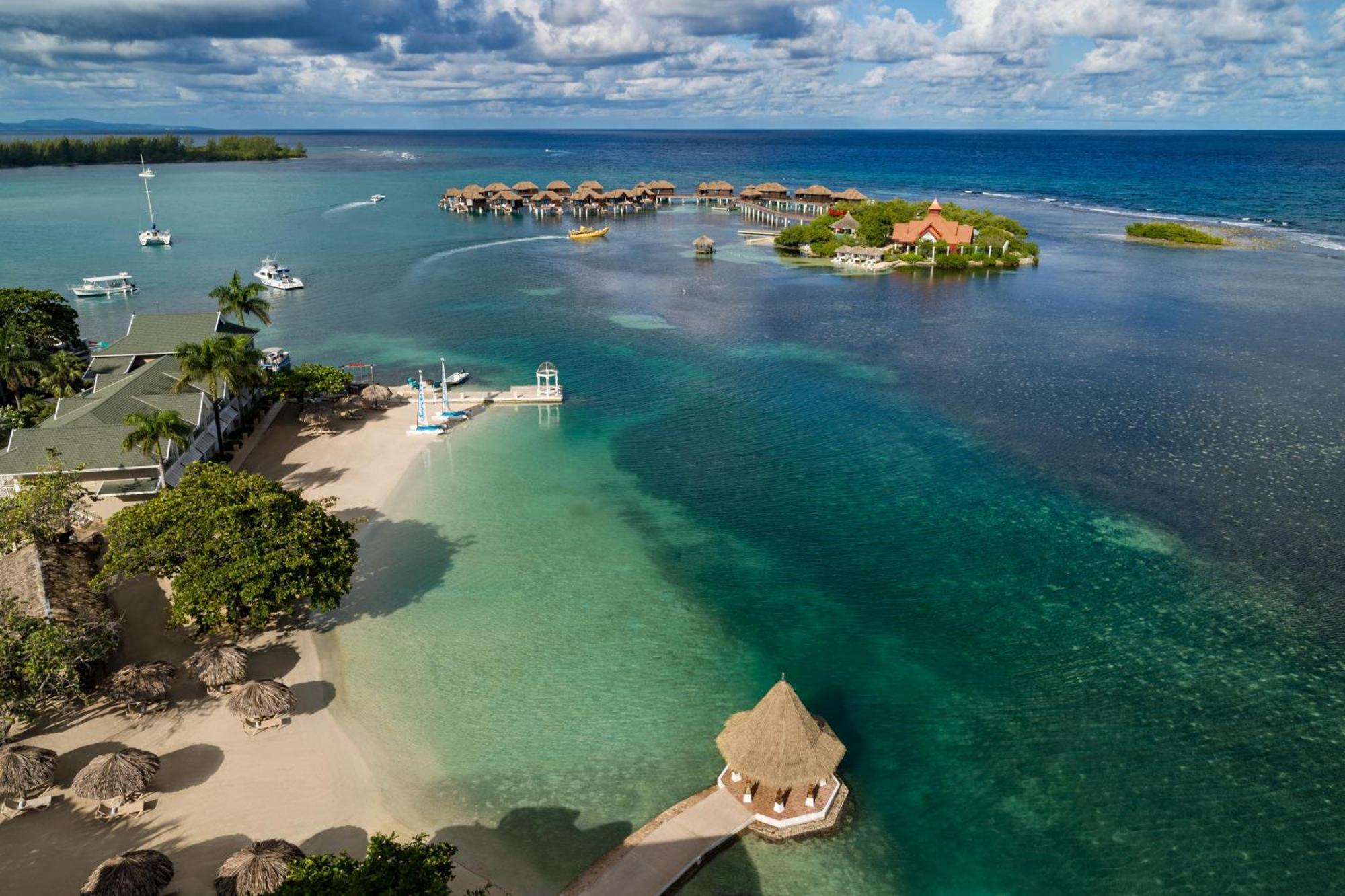 Resort Sandals Royal Caribbean & Private Island - Couples Only Montego Bay
