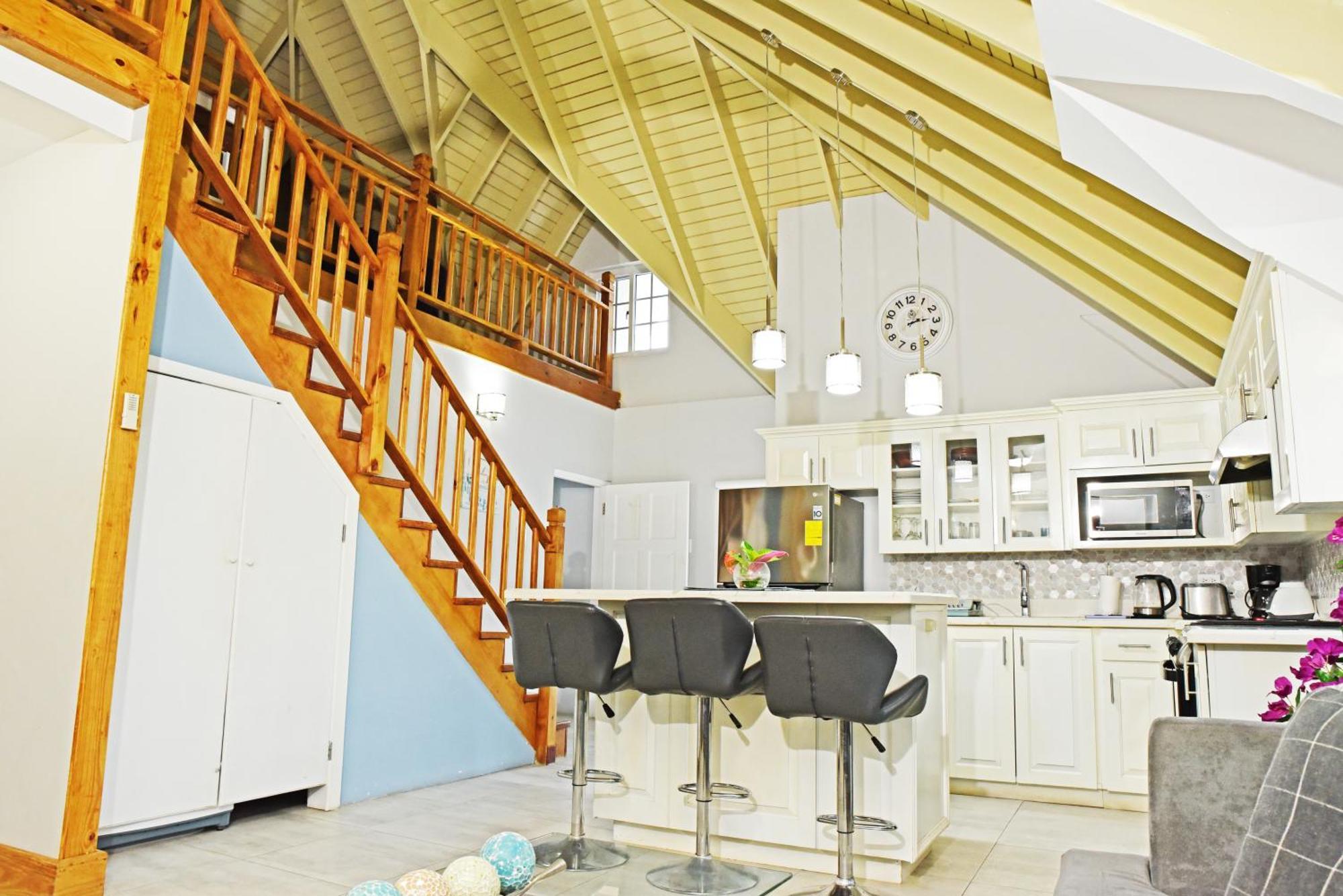Penthouse With Loft At Seacastles, And Pool 207