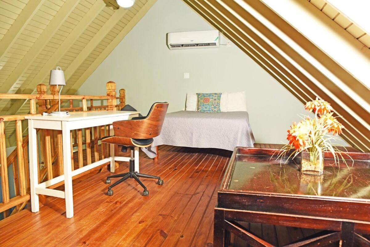 Penthouse With Loft At Seacastles, And Pool 207 *
