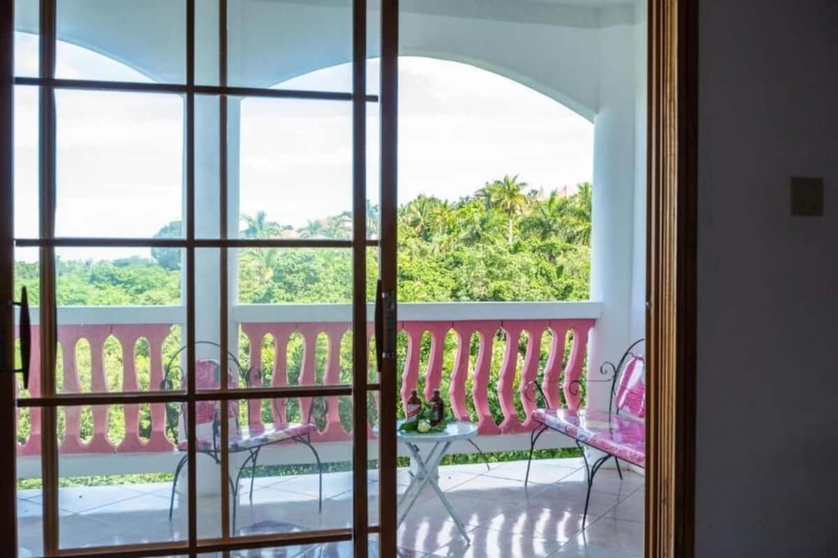 Guest house Sweetsop Jamaica And Tours Montego Bay