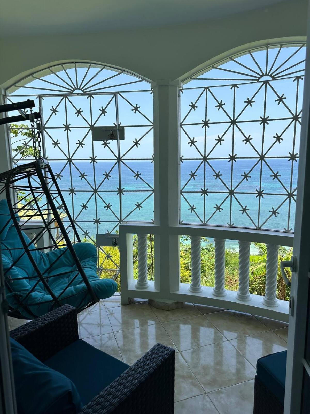 Holiday home Hiddenjeweloceanview