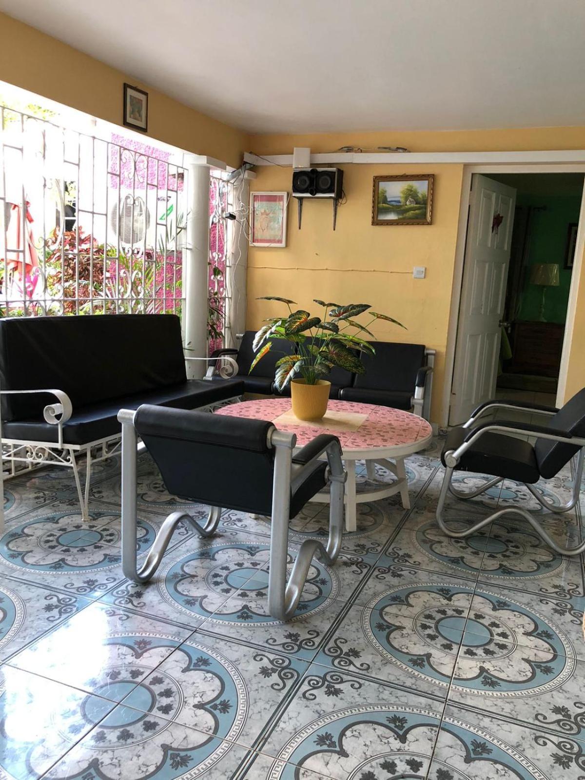 Casa de hóspedes 237 Bratton Avenue Montego Bay