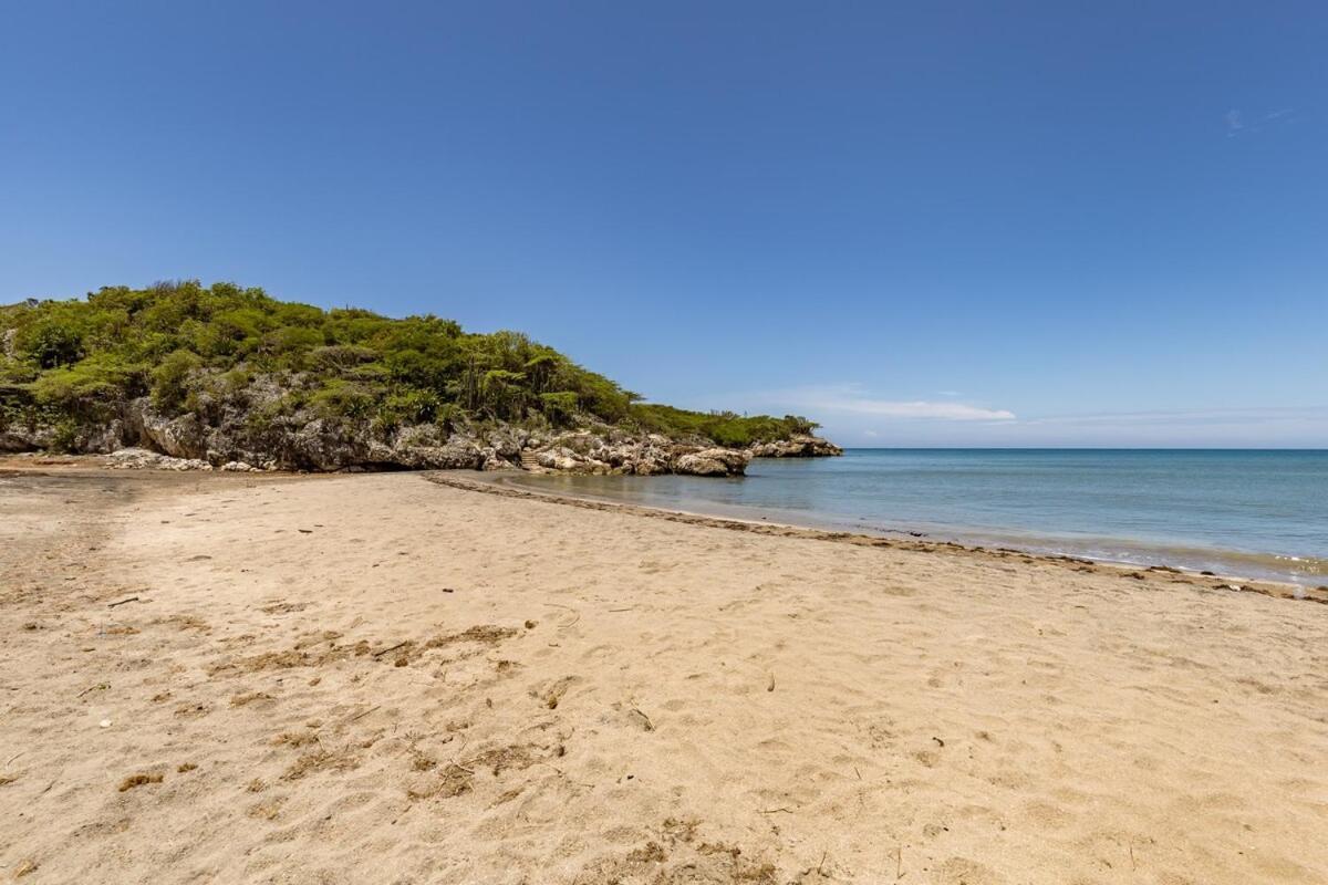 Casa de férias Rockside - Oceanfront Paradise With Stunning Views
