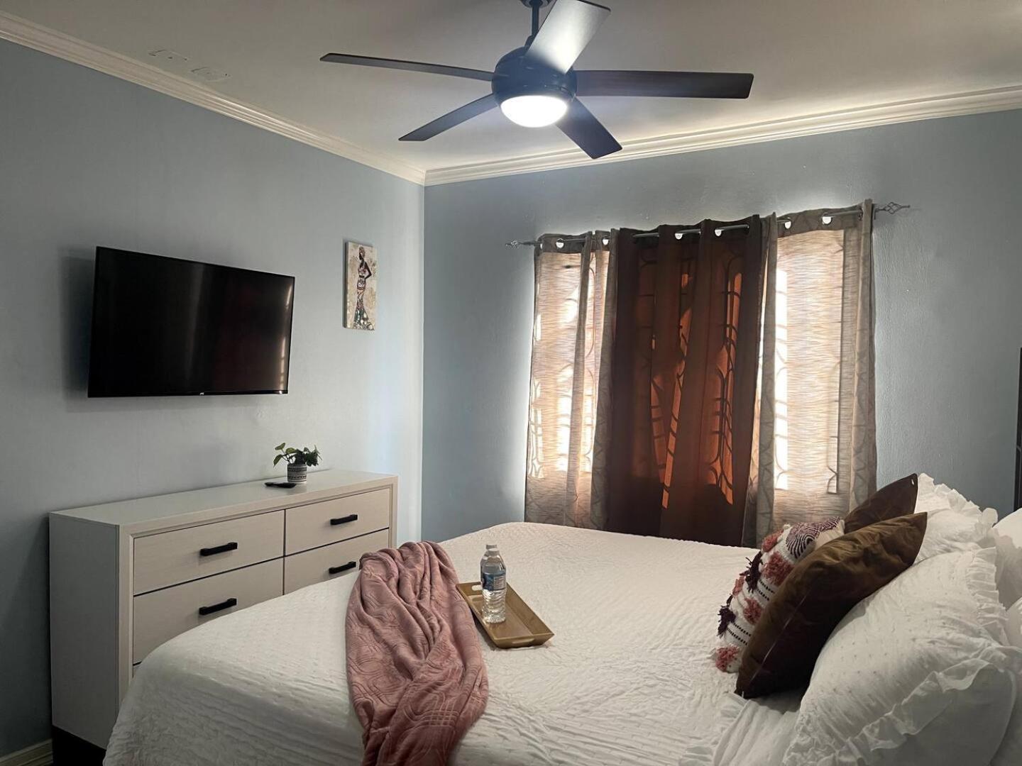 Gasthof Luxurious 6 Bed Wown Pool Portmore