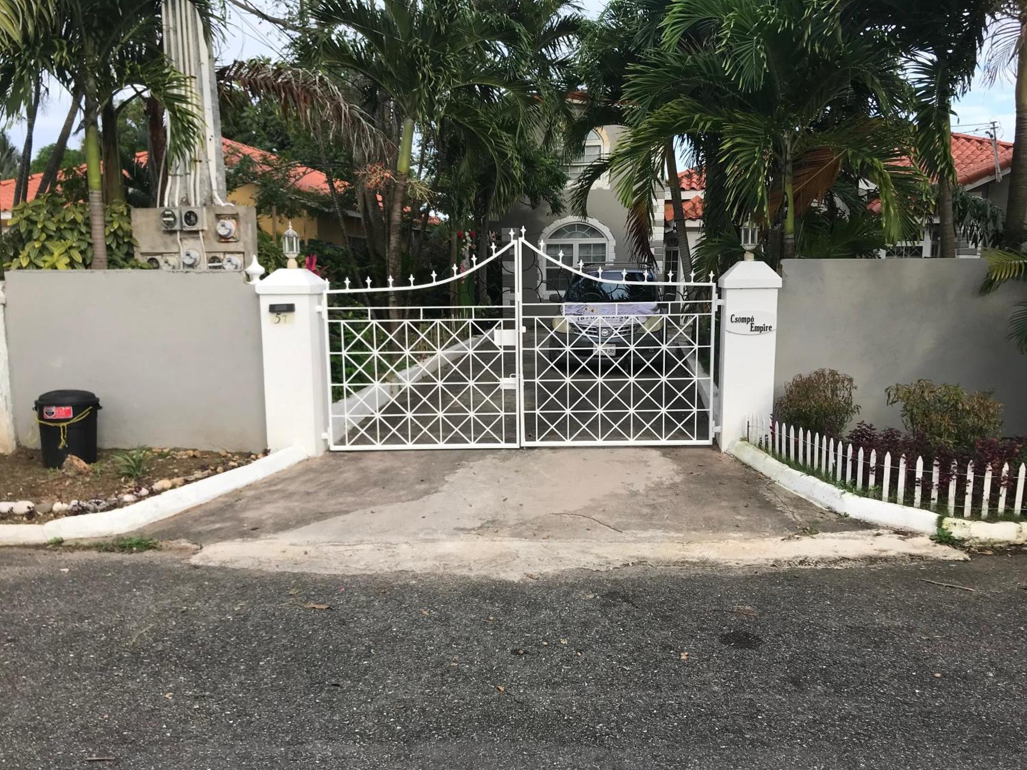 The Dream Nest At Csompo Silver Manor *