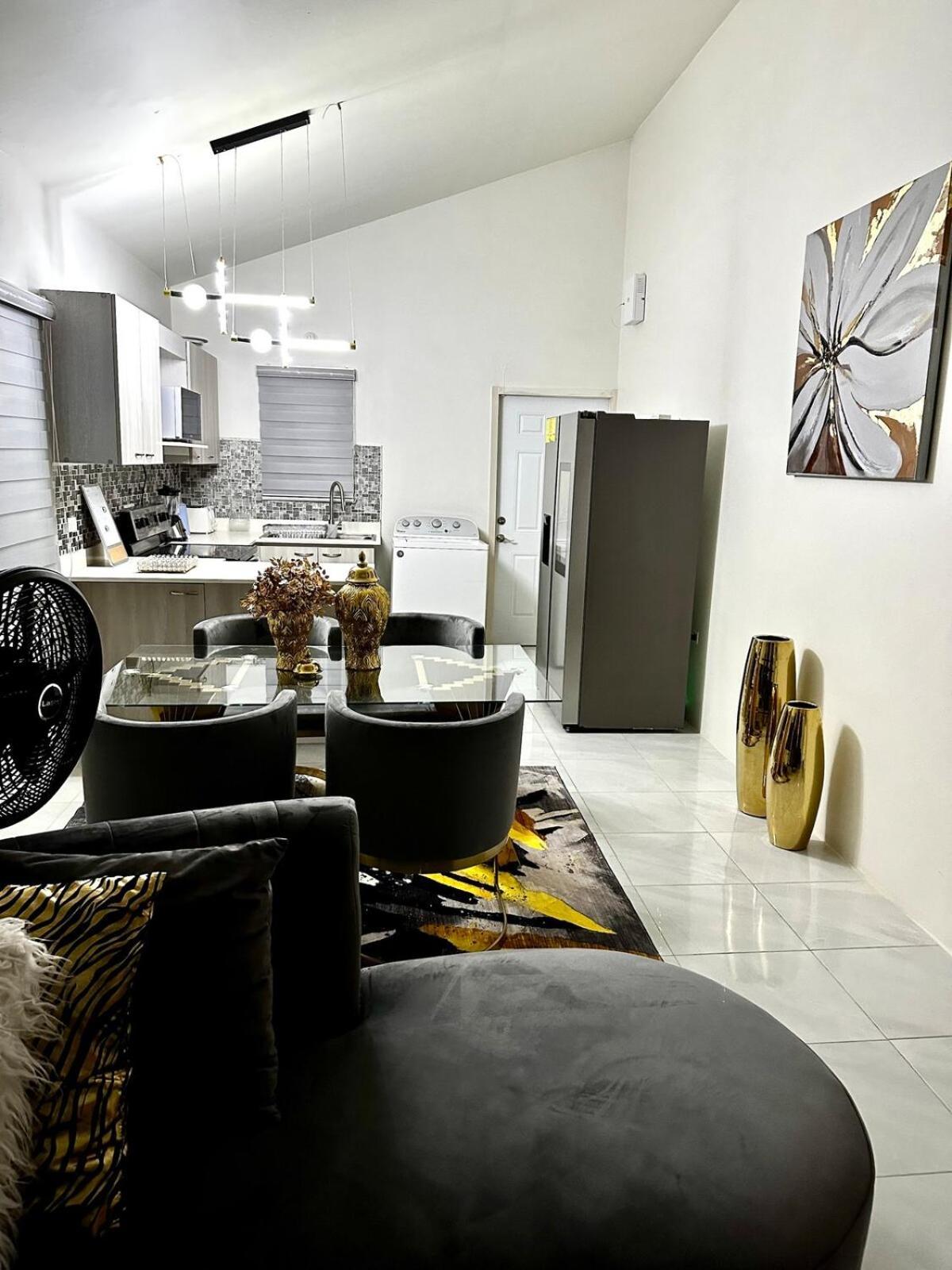 The Luxury Loft At Phoenix Apartment Portmore